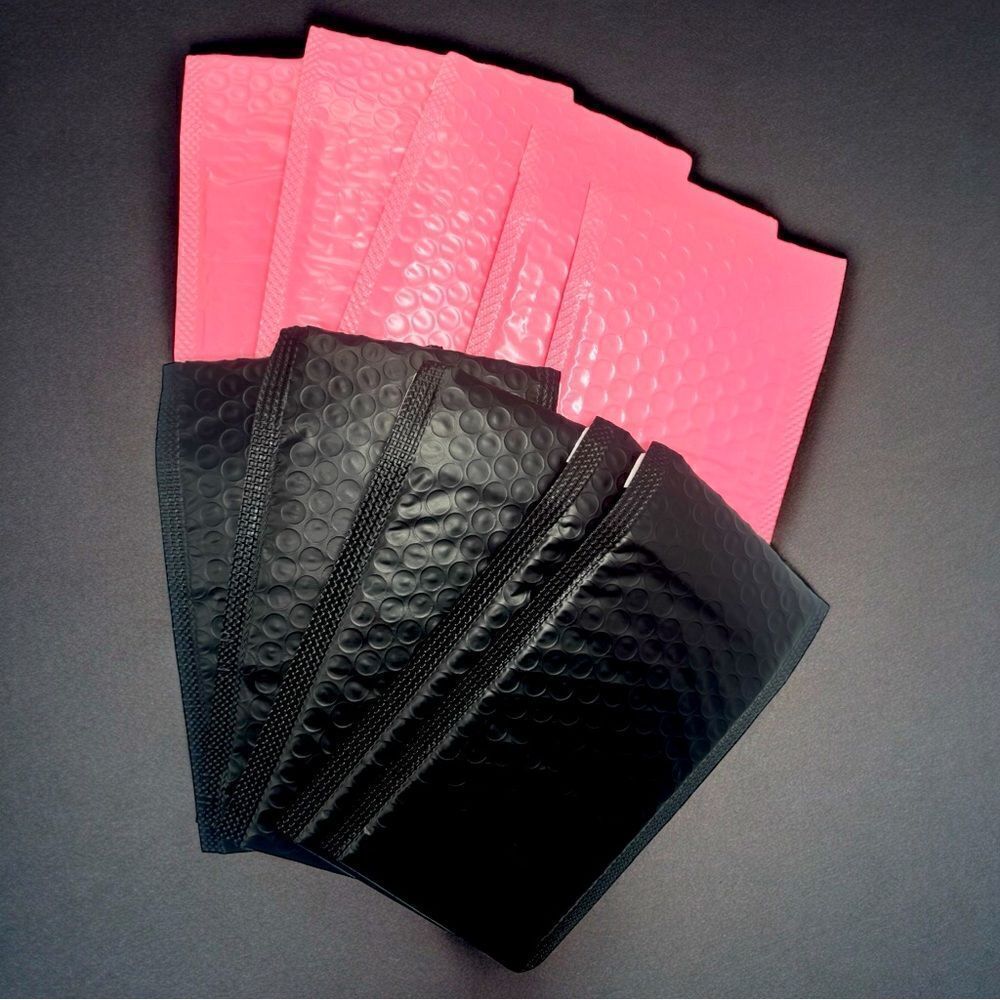 10 Bubble Mailers l 6”x 4” l 5 Black & 5 Pink or 10 Black l Home, Office, Closet